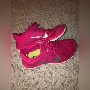 Nike Free Runs 4.0-very gently used